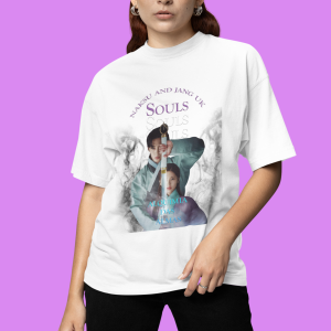 oversized-crewneck-t-shirt-mockup-of-a-woman-standing-in-a-studio-m38933 (2)